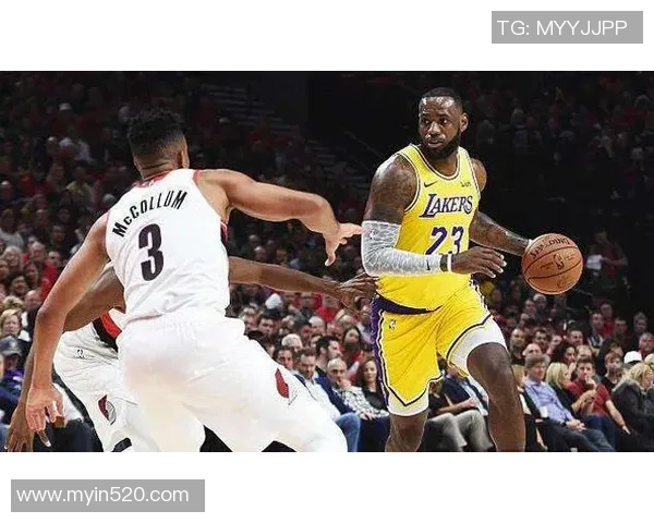 1516赛季勇士队对战醍醐队的精彩回顾与战术分析